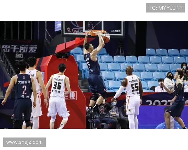 阿圭罗踢元老赛伤退 跟腱断裂再受重创 阿圭罗踢元老赛伤退 跟腱断裂再受重创